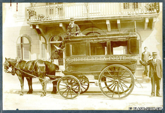 Calèche de l’hôtel de la Poste, 1909 © Archives de la Ville de Sion - don E. Mabillard, Sion