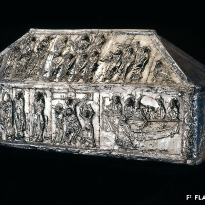 La grande châsse de la cathédrale de Sion destinée à l’origine à recueillir les reliques de saint Théodule, milieu du 11e siècle © Musées cantonaux du Valais - Heinz Preisig, Musée d’histoire du Valais, dépôt du Chapitre cathédral de Sion