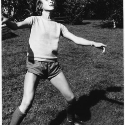 Madeleine Boll à 12 ans, 1965 © Pascal Thurre, Treize Etoiles, Médiathèque Valais – Martigny