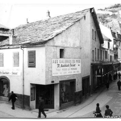 Aux galeries du Midi, M. Kuchler-Pellet, vers 1955 © G. Métrailler-Borlat, Archives de la Ville de Sion