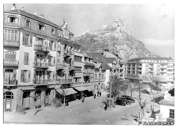 La place du Midi, vers 1940 © Archives de la Ville de Sion
