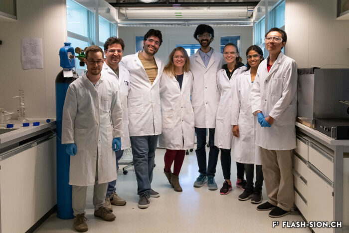La Professeure Wendy Lee Queen et son équipe, 2018 © Marie-Thé et Etienne Roux, EPFL Valais Wallis