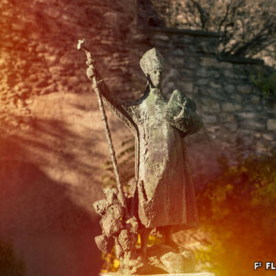 Statue représentant saint Théodule créée par le sculpteur Jacques Barman et installée sur la place de la Majorie, 2018 © Pentamedia, Archives de la Ville de Sion