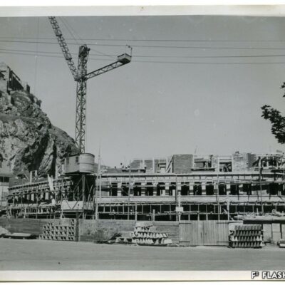 Bâtiment « Les Rochers » en cours d’élévation, 1937-1938 © Archives de la Ville de Sion