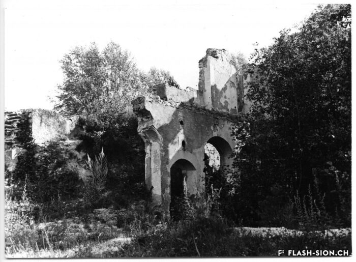 Les ruines de l’Usine Dumont, à Bramois, n.d. © Archives de la Ville de Sion, Services industriels