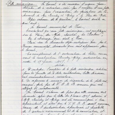 Le Conseil municipal est convoqué d’urgence le 9 mars 1937 pour prendre position quant à l’utilisation de la pelle mécanique pour l’excavation des fondations du bâtiment © Archives de la Ville de Sion