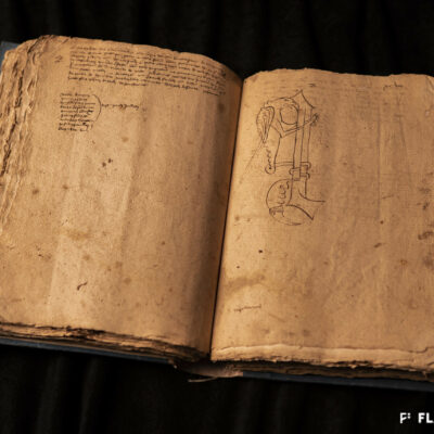 Fantaisie du notaire lombard Ambrosius de Poldo dans l’un de ses registres, 1425 © Pentamedia, Archives du Chapitre de Sion, 2019