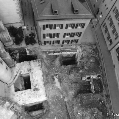 Murs de fondation du clocher de St-Théodule inachevé d’Ulrich Ruffiner © Fonds François-Olivier Dubuis, OCA, 1989