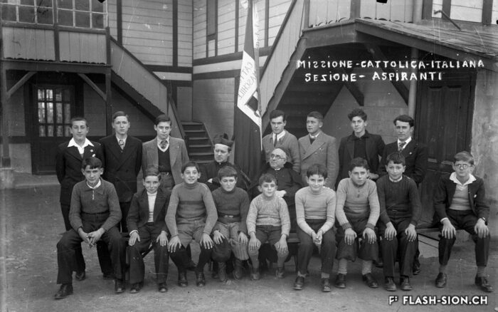 Mission catholique italienne de Naters, vers 1945 © Ettore Pollenghi, Médiathèque Valais - Martigny