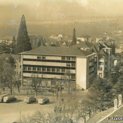 De nombreux entrepreneurs italiens participent à la construction du bâtiment des entrepreneurs à la Planta, inauguré en juillet 1959 © AVE, vers 1960