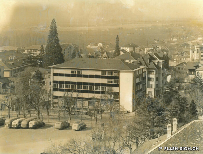 De nombreux entrepreneurs italiens participent à la construction du bâtiment des entrepreneurs à la Planta, inauguré en juillet 1959 © AVE, vers 1960