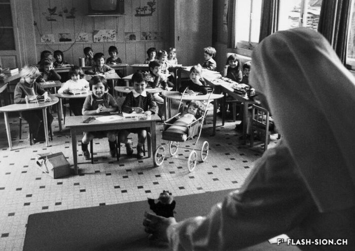 Mission catholique italienne de Naters, 1976 © René Ritler, Treize Etoiles, Médiathèque Valais - Martigny