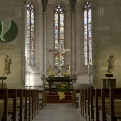 Nef de l’église St-Théodule commandée au maître-maçon Ruffiner en 1514, son voûtement n’interviendra qu’en 1644 © Pentamedia, Archives de la Ville de Sion, 2019