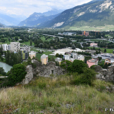 Vestiges de la muraille et de la porte de Covent entre les collines de Valère et Tourbillon, 2021 © Maria Rohner Kamerzin