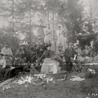 Raclette aux Mayens, 1900-1920, provenance Fabienne Karlen, reproduction Archives de la Ville de Sion