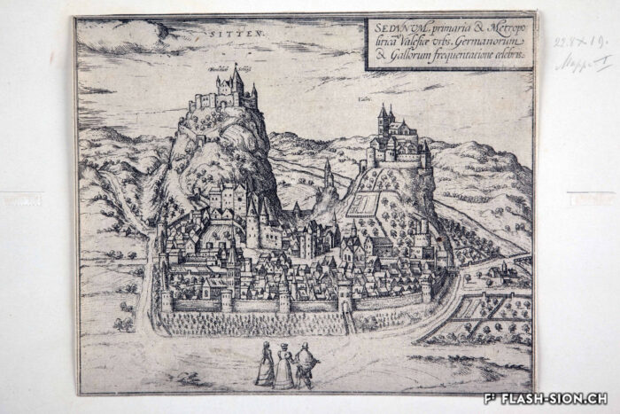 Vue de la ville fortifiée depuis l’ouest. Entre Valère et Tourbillon on devine la Porte de Covent, gravure de Franz Hogenberg et de Simon van der Neuwel, 1572 © Musées cantonaux du Valais, Sion, Robert Hofer