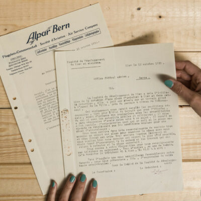 La société de développement de Sion reprend le projet initié par le jeune aviateur Broccard pour la création d’une place d’aviation à Châteauneuf, 1930 © Archives de la Ville de Sion, Pentamedia