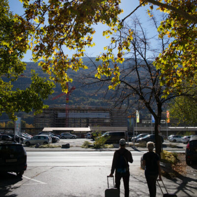 « Ici se construit la Haute école d’ingénierie de la HES-SO Valais-Wallis », 2017 © Claude Coeudevez, Archives de la Ville de Sion