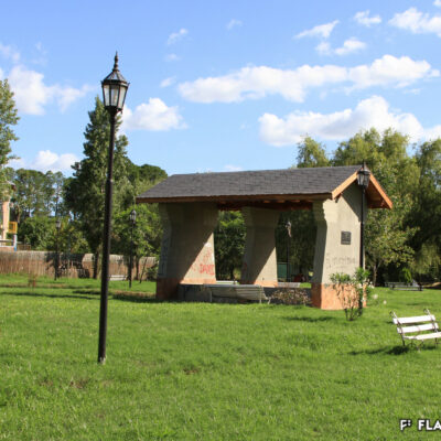 La fontaine-lavoir de Colón, identique à celle qui se trouve sur la place du Scex à Sion, symbolise le jumelage entre les deux villes, s.d. © Association Valais-Argentine