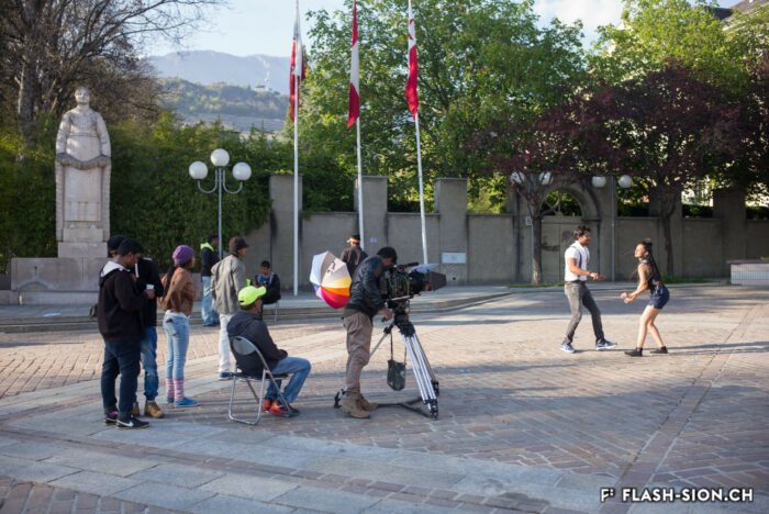 Tournage d’un film bollywood sur la place de la Planta, 2017 © Claude Coeudevez, Archives de la Ville de Sion
