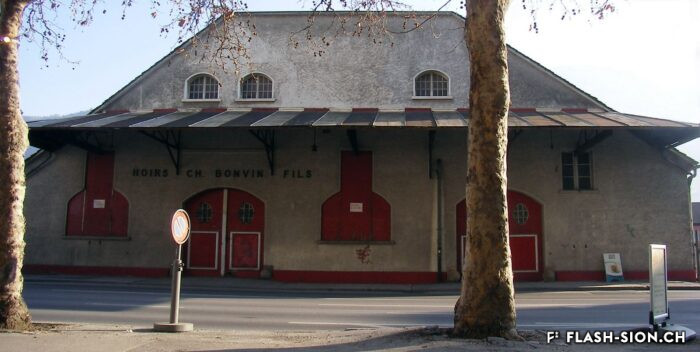 Bâtiment des pressoirs Bonvin, façade nord, 2008, archives de l’association Les Caves à Charles
