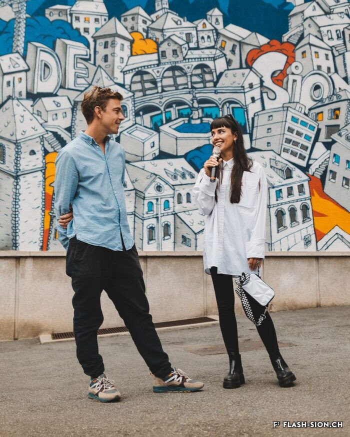 La fresque murale Street-Art des artistes Polina Okean et Camil Hämmerli réalisée derrière les cinémas de Sion figure sur la carafe collection 2021 © Brayan Grand, Octane Communication