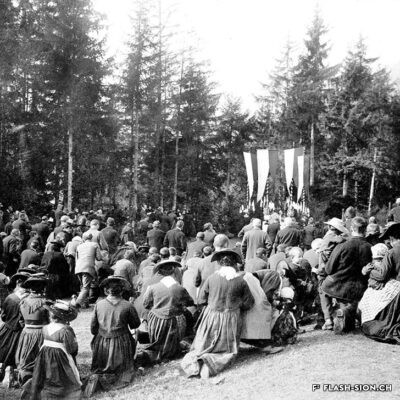Bénédiction et messe d’inauguration des eaux des sources de la « Fille », Planeige, 1901 © Alfred de Werra, Médiathèque Valais – Martigny