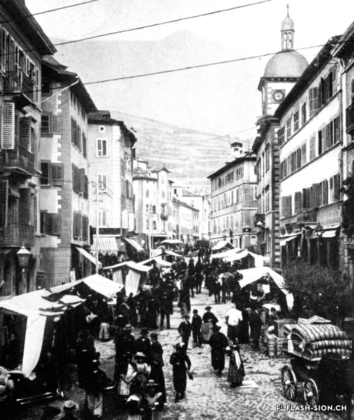 Marché au Grand-Pont, 1902, Archives de la Ville de Sion