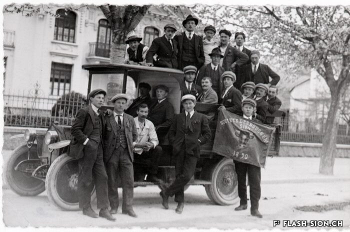 Société des bouchers de Sion, 1930, provenance Micheline Gachnang, reproduction Archives de la Ville de Sion