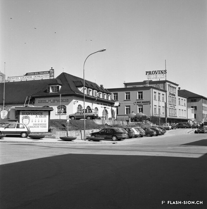 Cour de gare peu de temps avant la démolition du secteur Provins en juillet 1991 © G. Métrailler-Borlat, Archives de la Ville de Sion