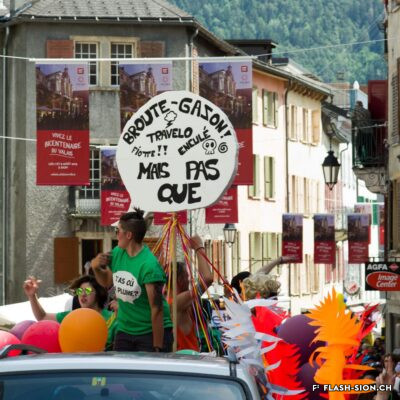 Organisée en marge du bicentenaire de l’entrée du canton dans la Confédération, la Pride Valais/Wallis, quatorze ans après la première marche des fiertés, 2015 © Alain Dorsaz, Archives de la Ville de Sion