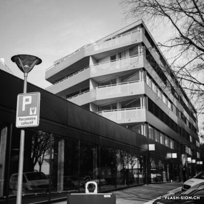 Façade Sud du nouveau complexe de la Matze, Bonnard & Woeffrey architectes, 2018 © Claude Coeudevez, Archives de la Ville de Sion