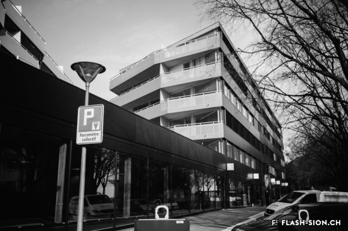 Façade Sud du nouveau complexe de la Matze, Bonnard & Woeffrey architectes, 2018 © Claude Coeudevez, Archives de la Ville de Sion