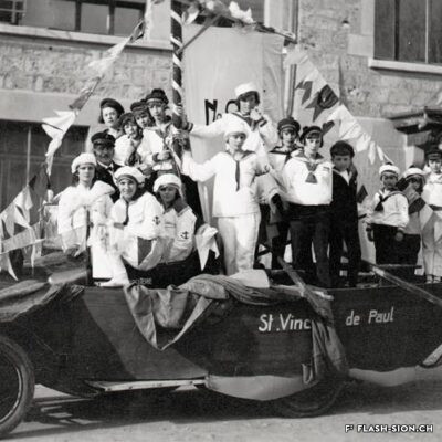 Char de l’association Saint Vincent de Paul, bénéficiaire des recettes du carnaval 1930, 1930, provenance Fernand Lamon, reproduction Archives de la Ville de Sion
