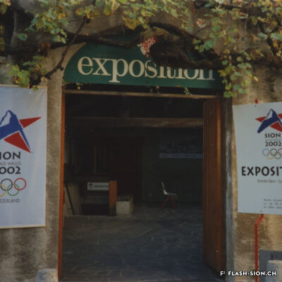 Exposition à la galerie de la Treille pour promouvoir la candidature aux JO 2002, 1994, Archives de la Ville de Sion
