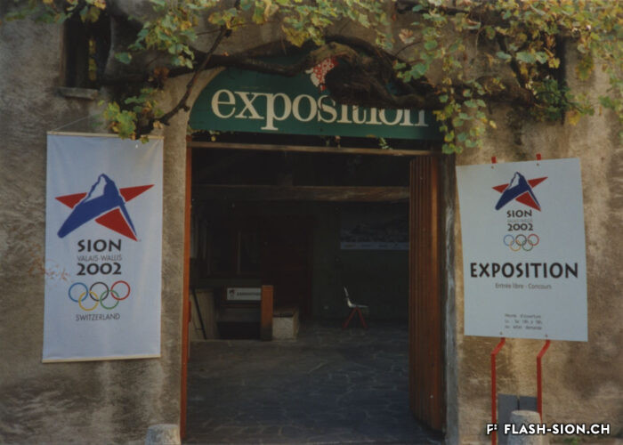 Exposition à la galerie de la Treille pour promouvoir la candidature aux JO 2002, 1994, Archives de la Ville de Sion