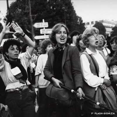 Carole Roussopoulous et Nicole Fernandez Ferrer filmant une manifestation dans les années 80 © Catherine Deudon