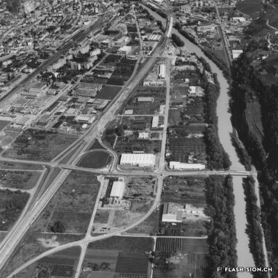 Construction de l’autoroute, traversée de Sion et la sortie Sion-Ouest, vers 1990 © Heinz Preisig, Archives de la Ville de Sion