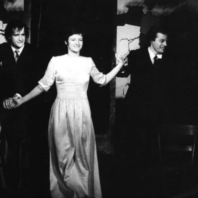 Jacques de Torrenté, Anne Berguerand et Michel de Preux dans « La demande en mariage » pièce en 1 acte de Tchekhov, 24 et 31 janvier et 7 février 1976, Archives de la Ville de Sion, fonds du Petithéâtre