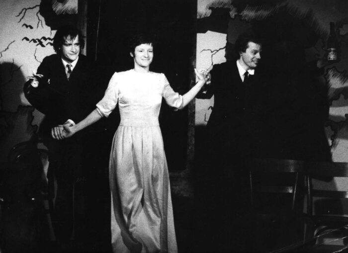 Jacques de Torrenté, Anne Berguerand et Michel de Preux dans « La demande en mariage » pièce en 1 acte de Tchekhov, 24 et 31 janvier et 7 février 1976, Archives de la Ville de Sion, fonds du Petithéâtre